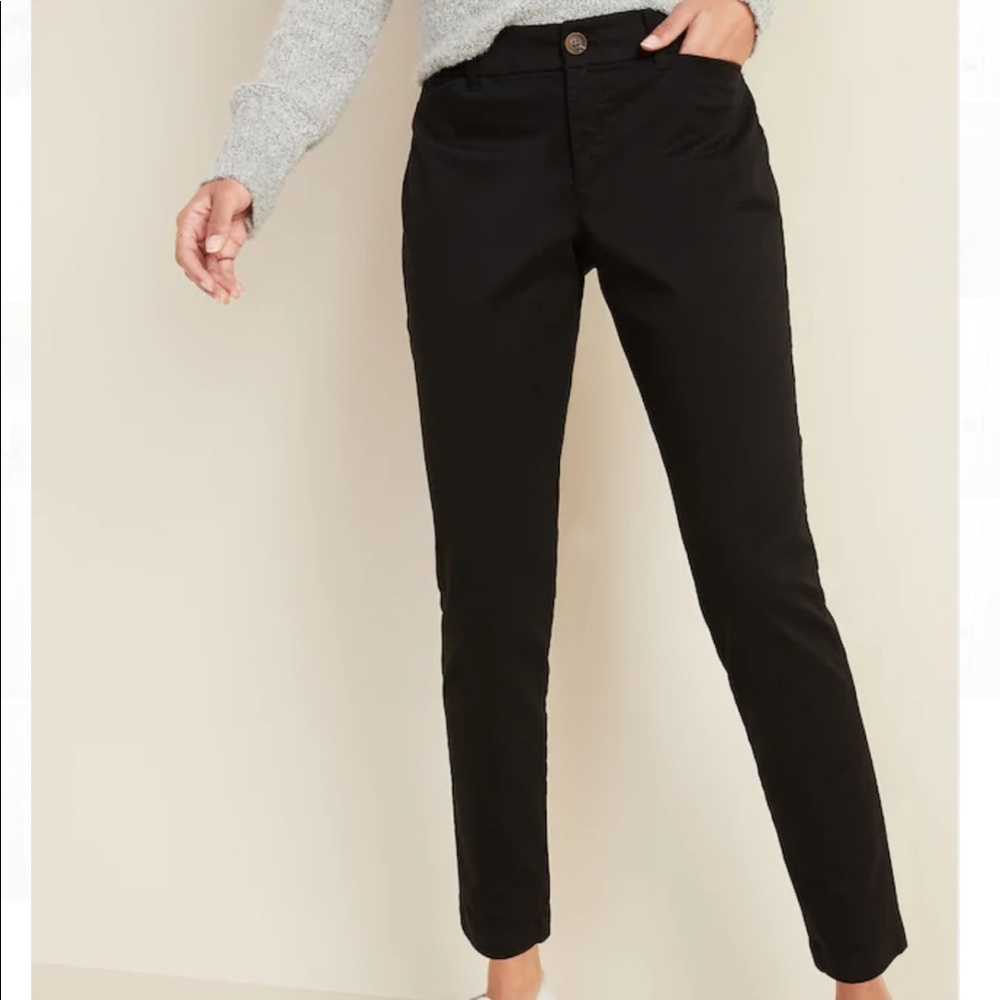 Old Navy Black Mid-Rise Skinny Everyday Khakis